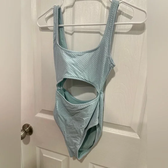 Bathing suit - Picture 2 of 2